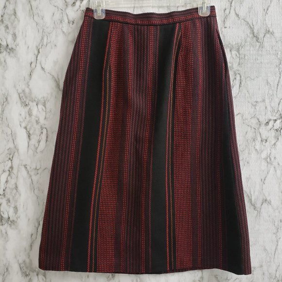 🎁Pepper Tree A-line Skirt Black and Red - Picture 1 of 9